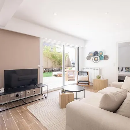 2-bedroom With Garden * Канны