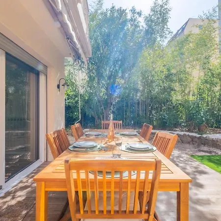 Apartment 2-bedroom With Garden *
