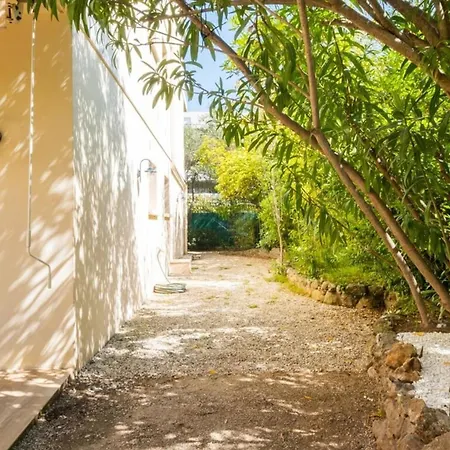 2-bedroom With Garden Lägenhet